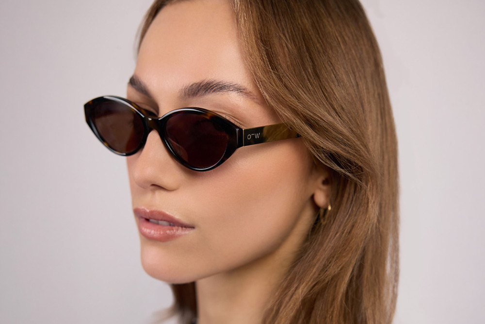 Lucia stainess steel and acetate sunglasses frame.