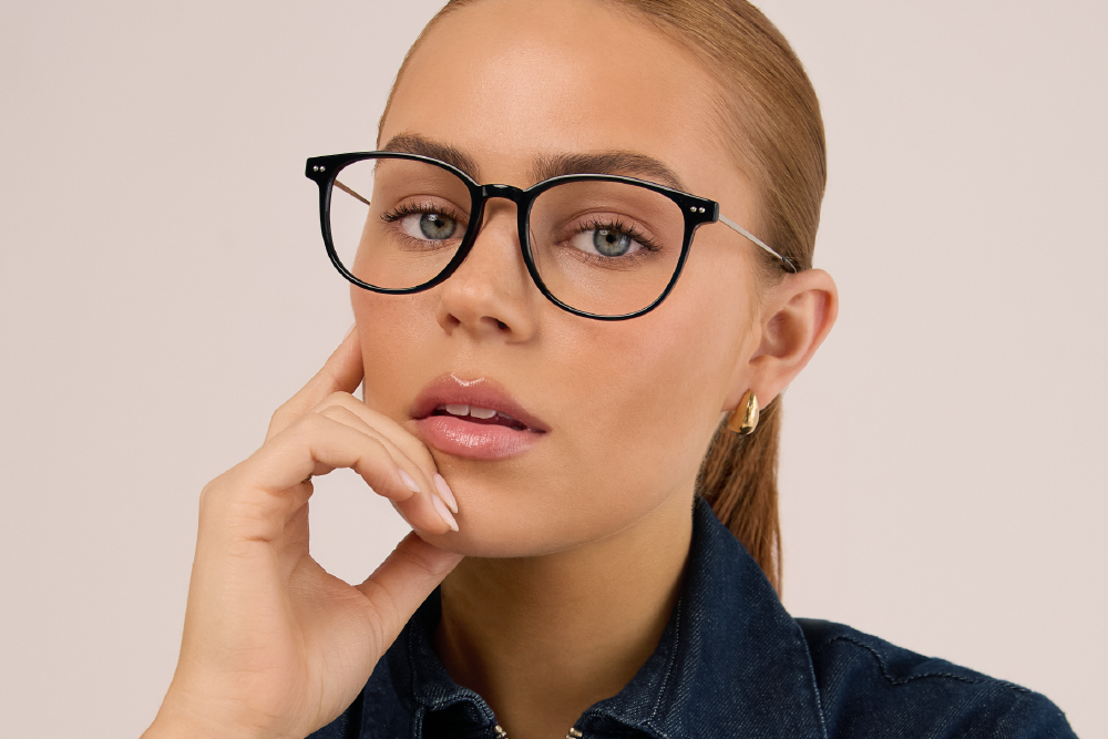 Peyton Acetate and Metal eyeglasses frame worn by model.