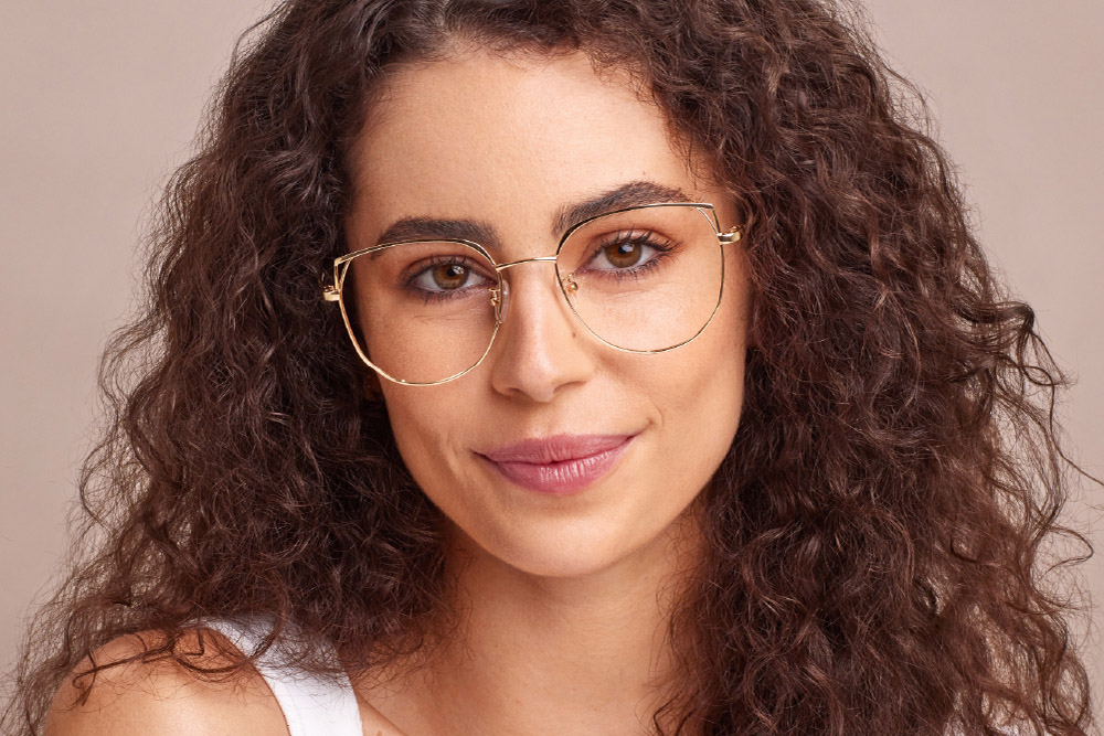 Nami  eyeglasses frame worn by model.